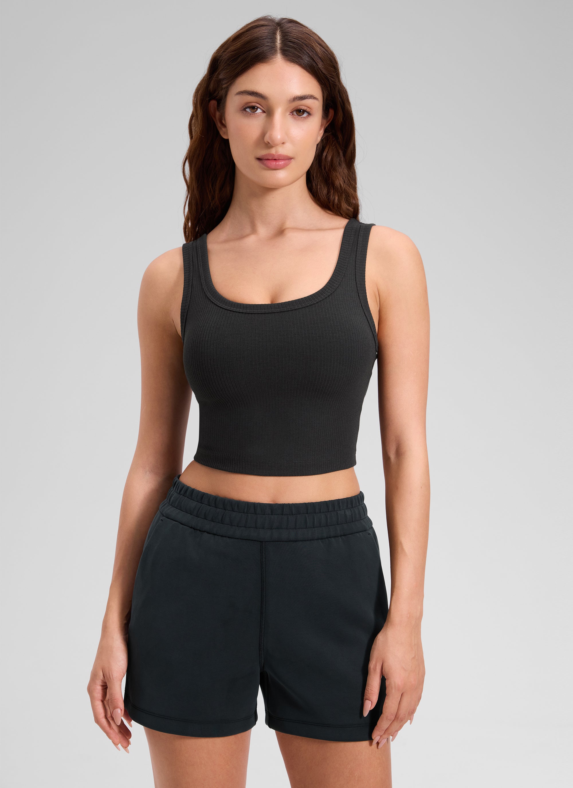 CRZ YOGA Women Longline U Neck Medium Impact Ribbed Sports Bras Black @model_info:Inga