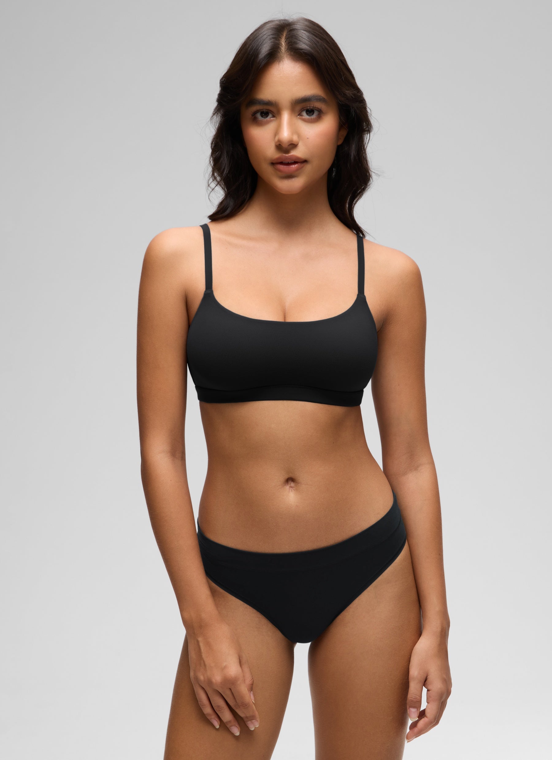 CRZ YOGA Women's Softhold Wireless Scoop Neck  Everyday Bra Adjustable Black