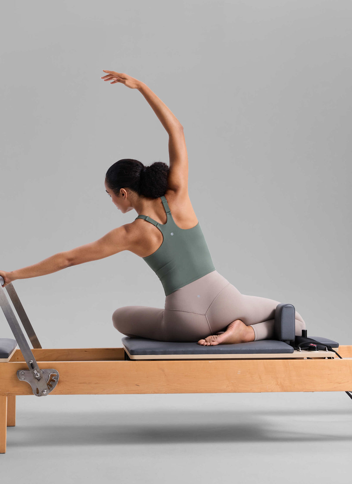 CRZ YOGA Women's Butterlift Workout V Neck Racerback Built in Bra Tank Grey Sage