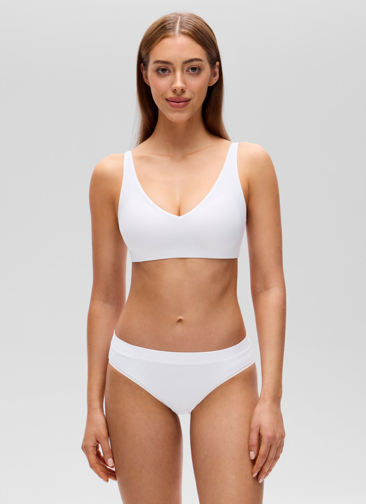 CRZ YOGA Women's Softhold Casual V Neck Backless Double Lined Bralette Snow White