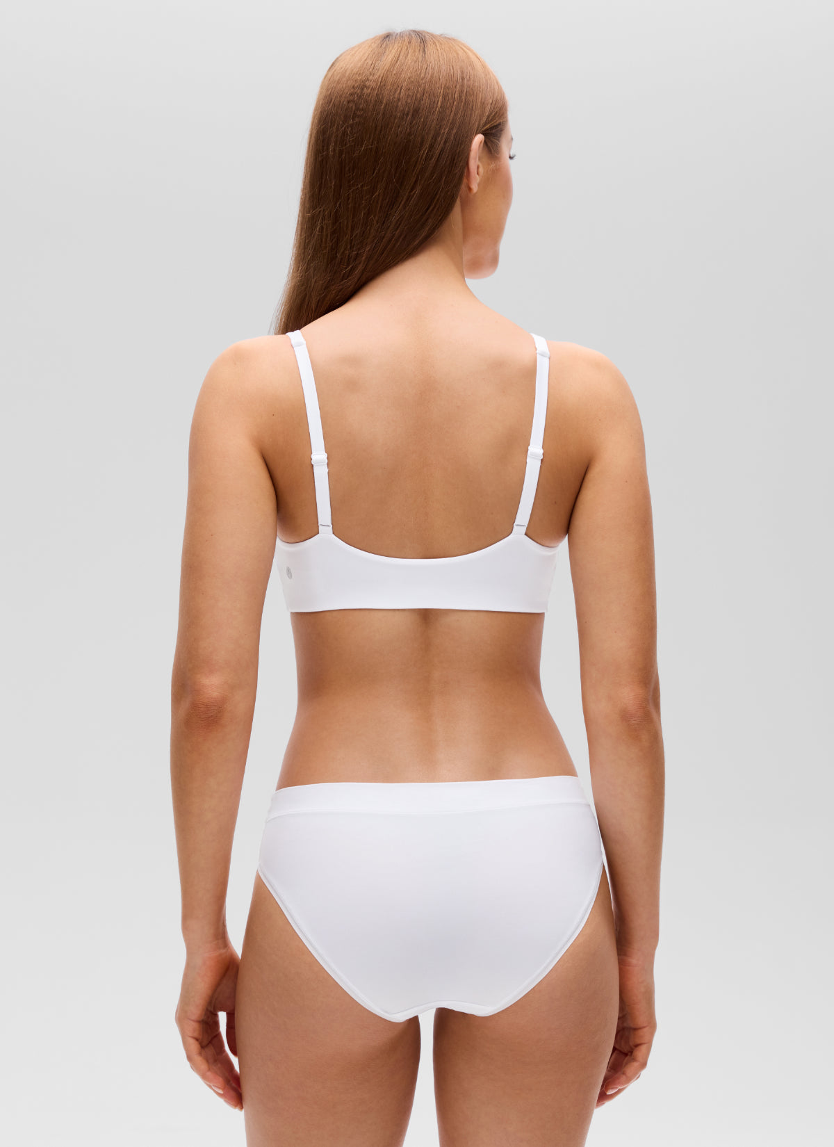 CRZ YOGA Women's Softhold Casual V Neck Backless Double Lined Bralette Snow White