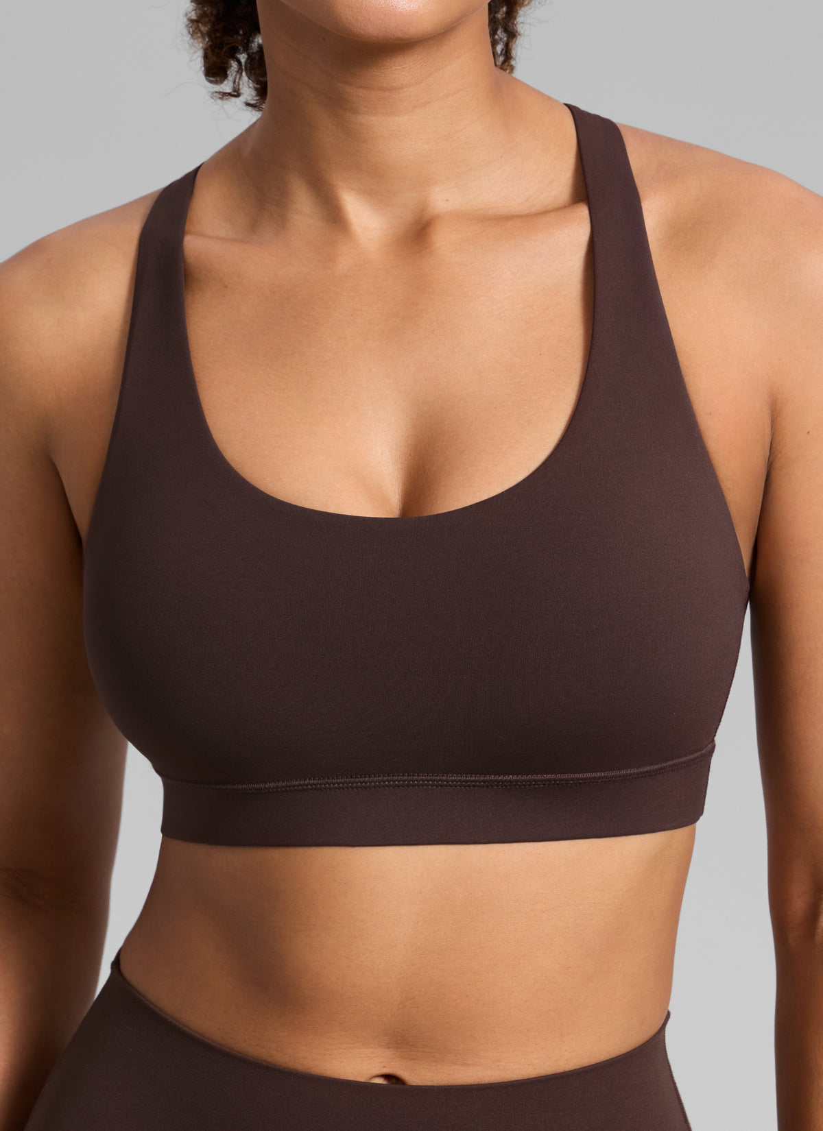 CRZ YOGA Women's Nakedfeel Training U Neck Criss Cross Back Sports Bra Hot Fudge Brown @model_info:Barbara