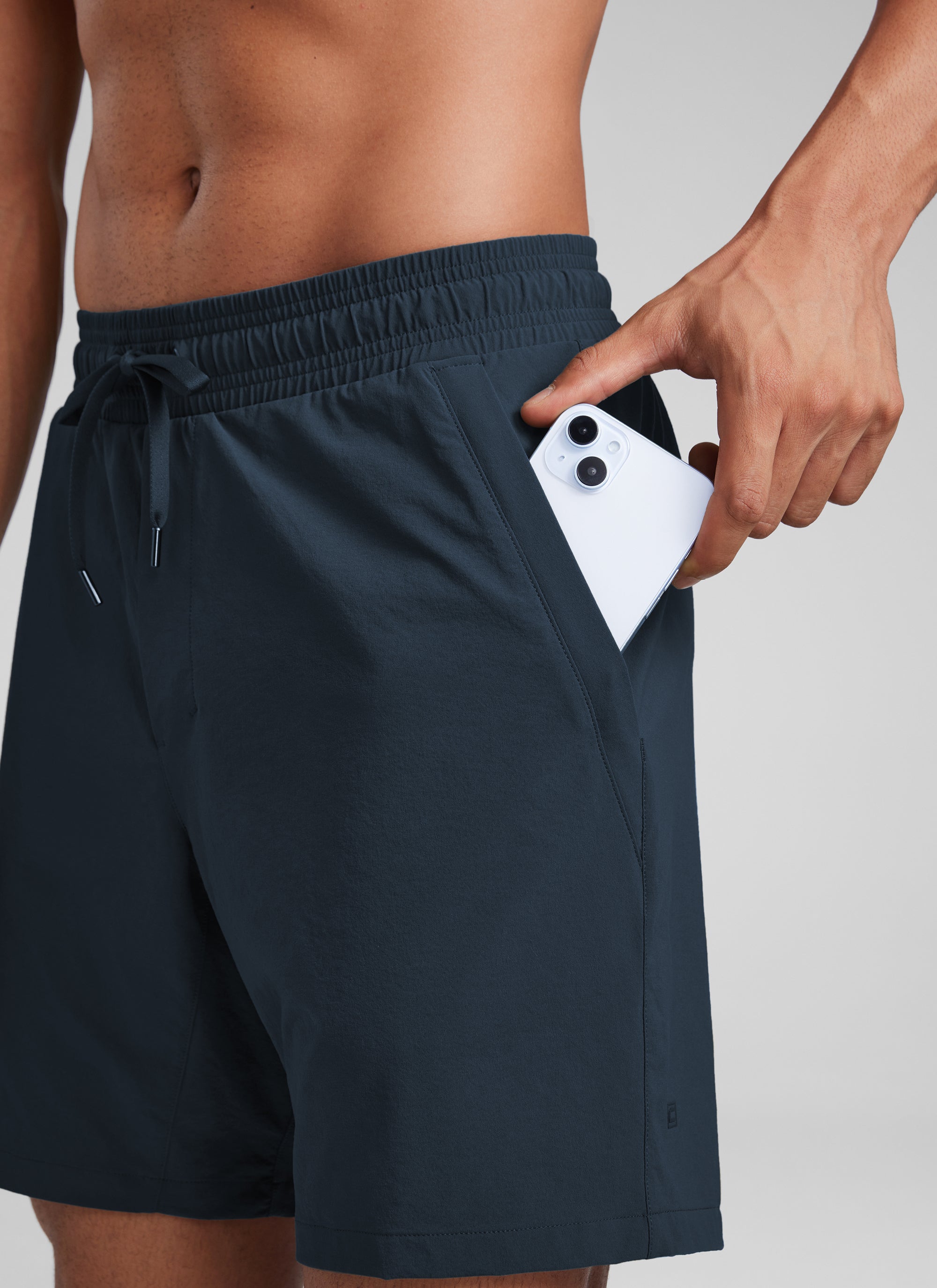 CRZ YOGA Men‘s Workout Water Resistant Short 7