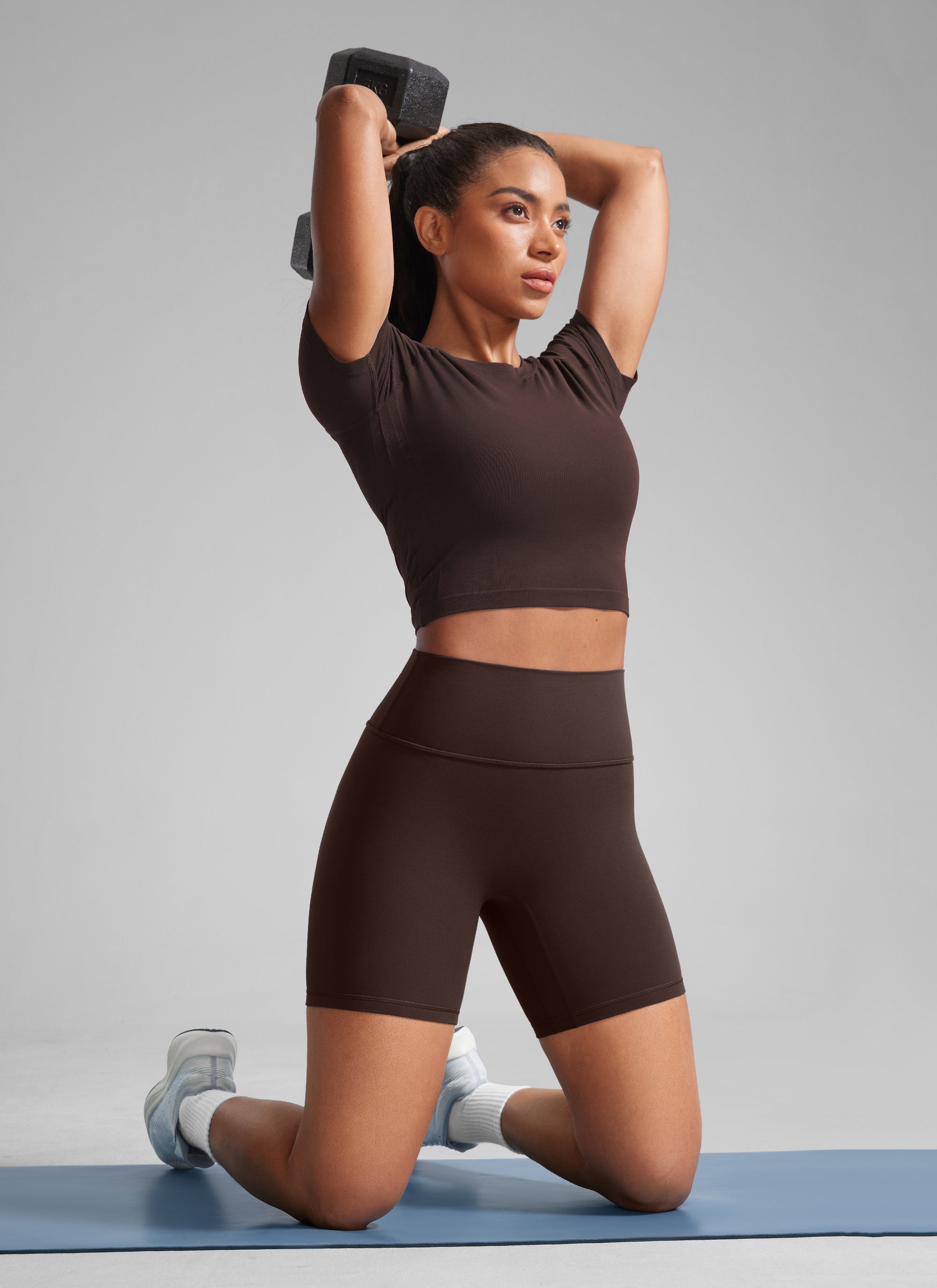 CRZ YOGA Butterlift Womens Scrunch Butt Biker Shorts 6'' No Front Seam Hot Fudge Brown