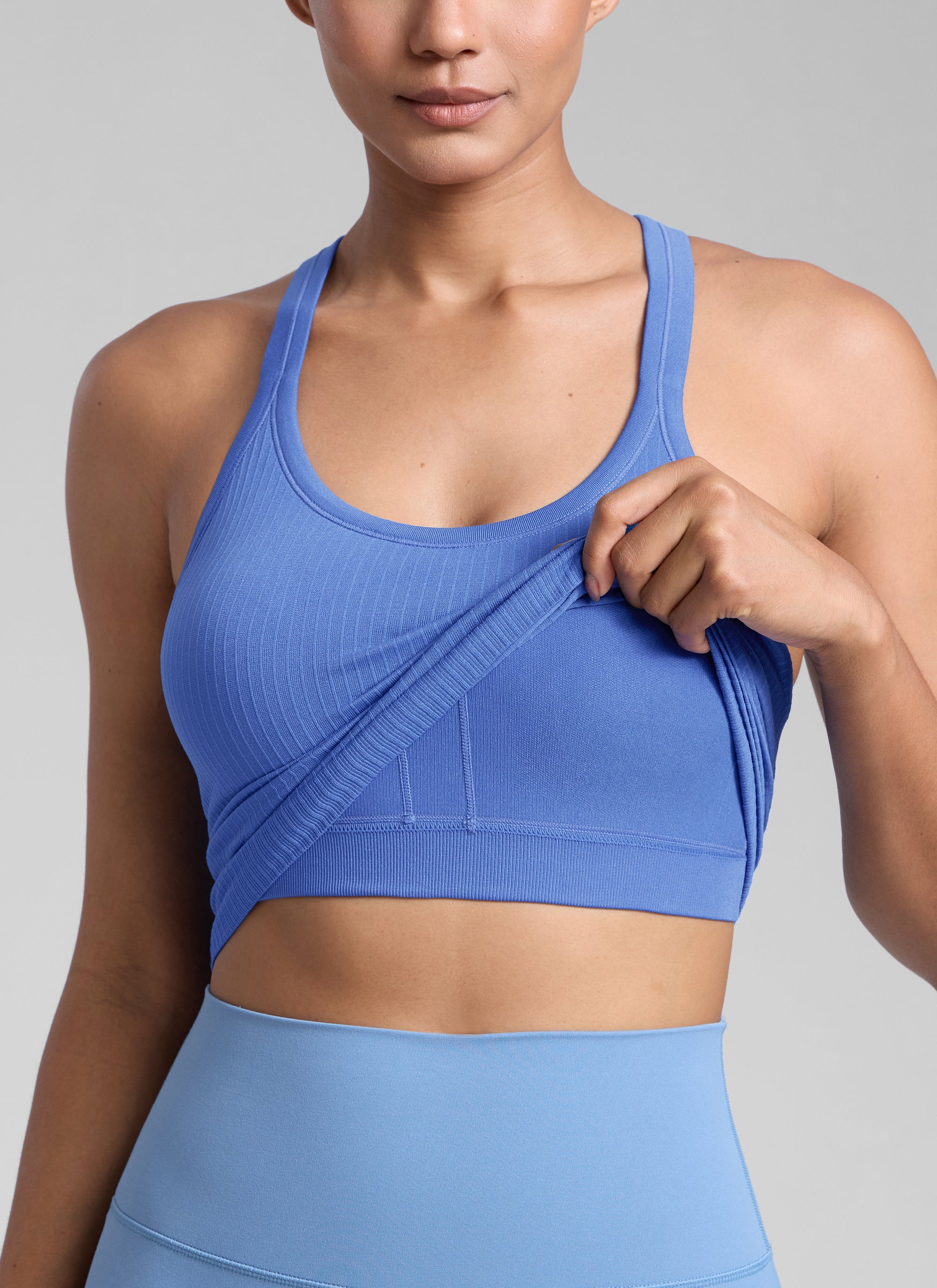 CRZ YOGA Women's Yoga Slim Fit Seamless Tank Crew Neck Waist Length Wild Indigo @model_info:Barbara