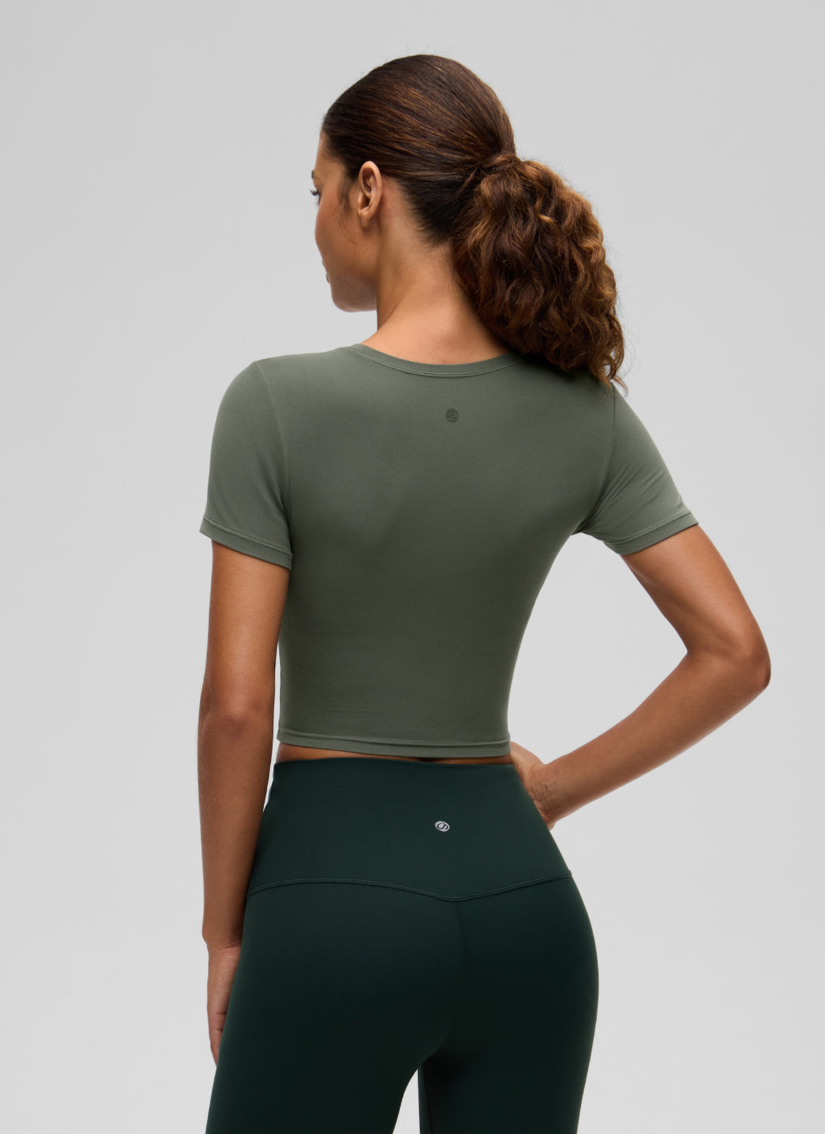 CRZ YOGA Women's Softembrace Casual Crewneck Crop Short Sleeve Light Army Green @model_info:J