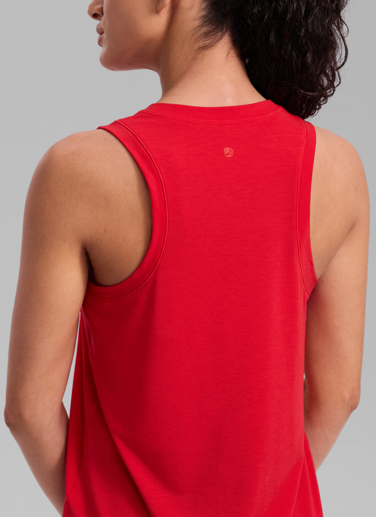 CRZ YOGA Women's Quick Dry Workout Crew Neck Racerback Hip Length Tank Aurora Red