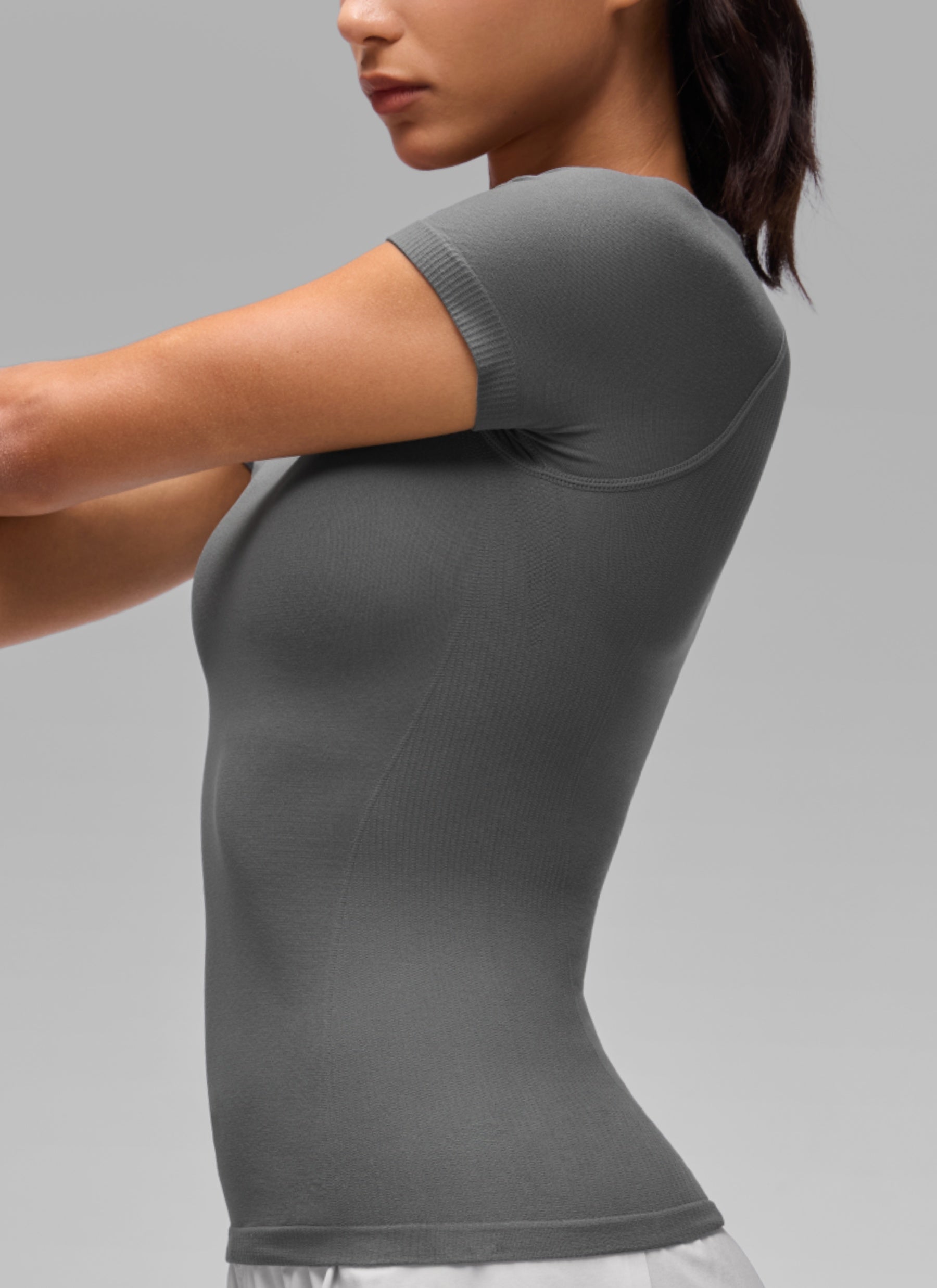 CRZ YOGA Women's Workout Seamless Crewneck Fitted Hip Short Sleeves Ash Grey @model_info:A