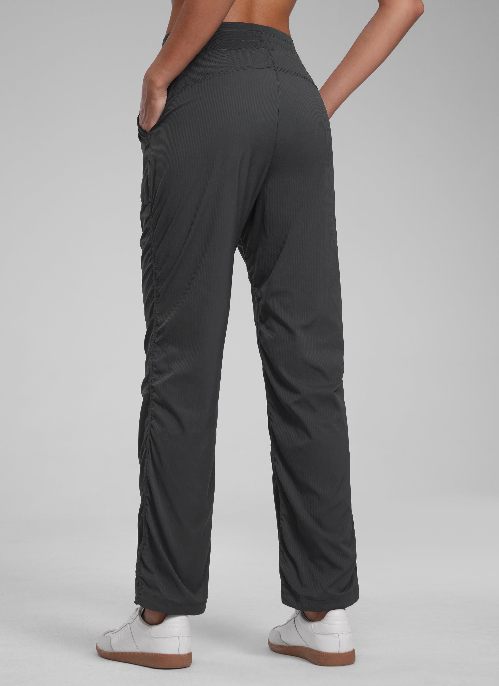 Lightweight Straight Leg Workout Pocket Pant 28