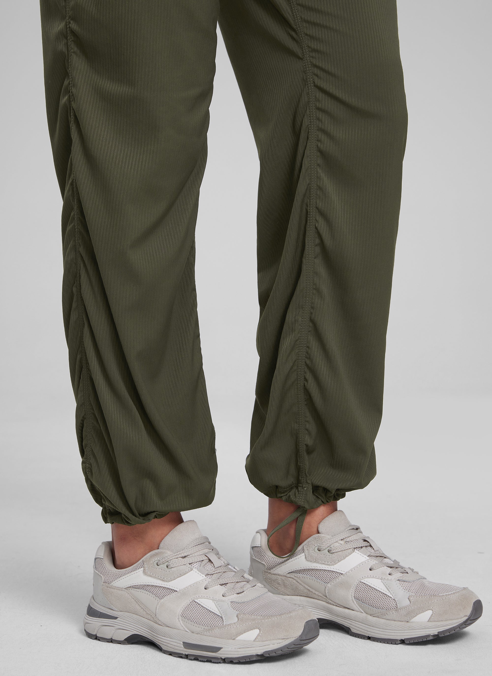 Lightweight Straight Leg Workout Pocket Pant 28