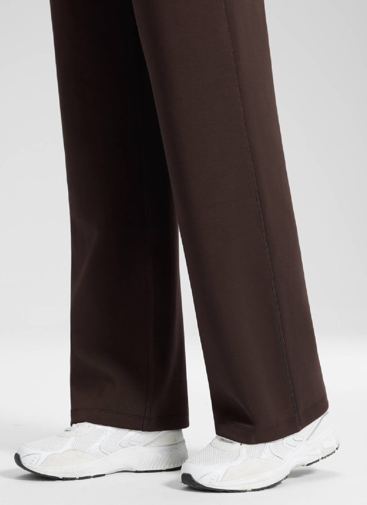 CRZ YOGA Women's SoftAura High Rise Wide Leg Pants with Pockets 31'' Hot Fudge Brown @model_info:Larissa