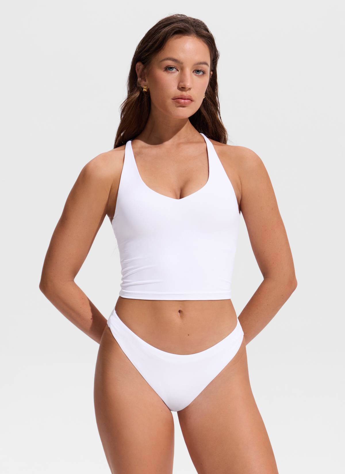 CRZ YOGA Women's Swimwear V Neck Criss Cross Back Crop Tankini White @model_info:Hannah