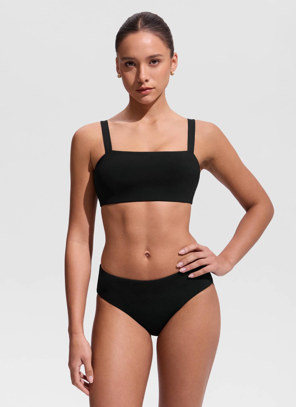 CRZ YOGA Women's Swimwear Square Neck Wide Flat Straps Bikini Tops Black @model_info:Maria
