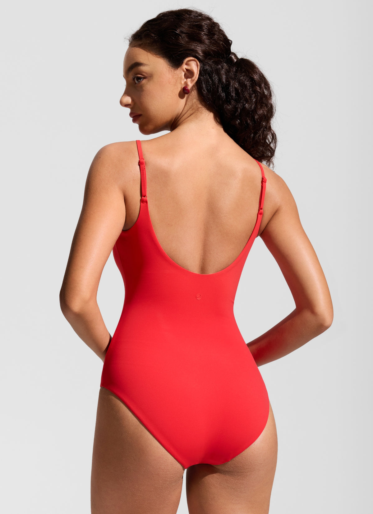 CRZ YOGA Women's Swimwear Nexfeel Scoop Neck U Back One Piece Swimsuit Deep Red @model_info:A
