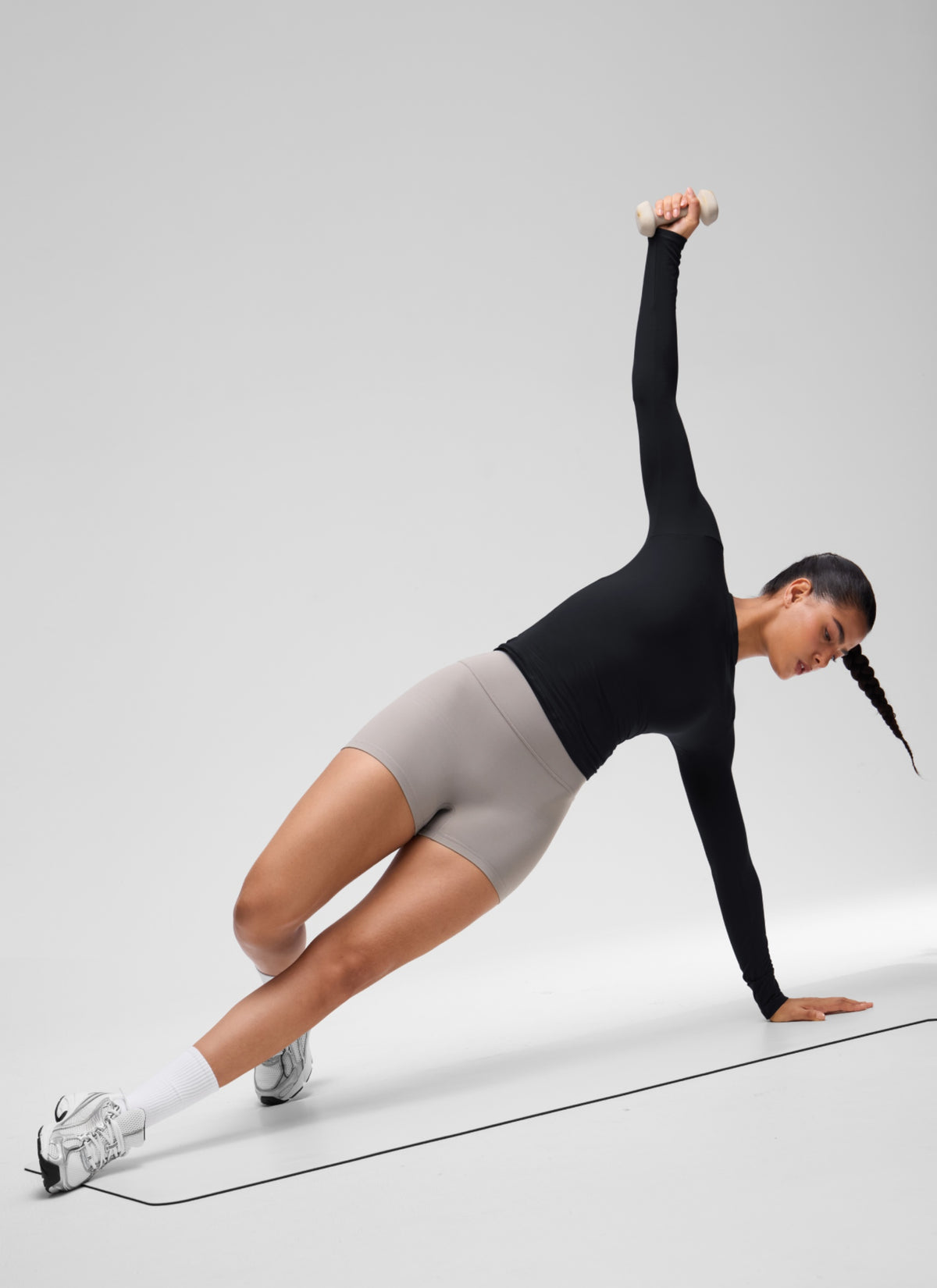CRZ YOGA Women's Crew Neck Tight Fit Long Sleeve Shirts Casual Tee Black @model_info:C