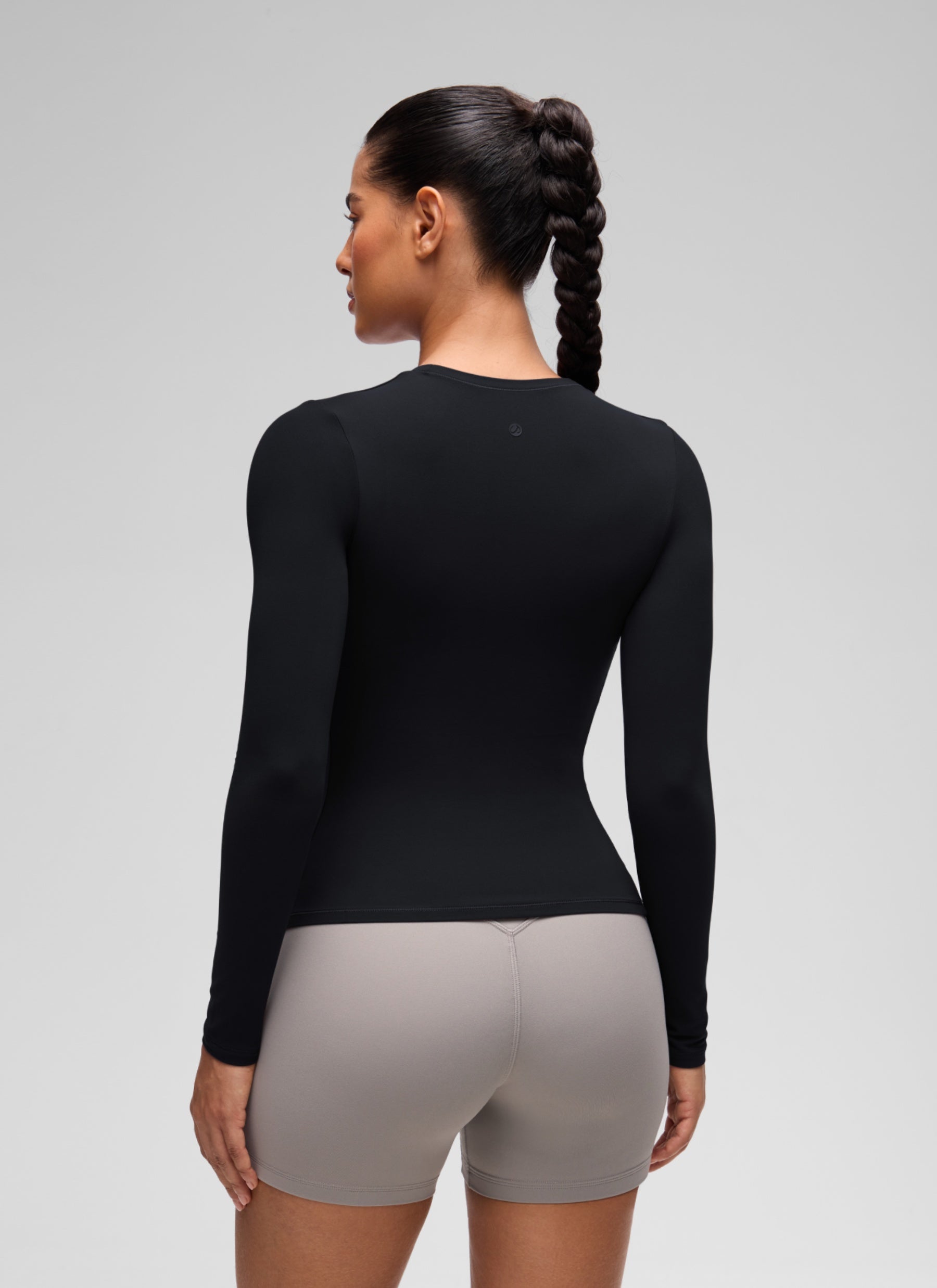 CRZ YOGA Women's Crew Neck Tight Fit Long Sleeve Shirts Casual Tee Black @model_info:C