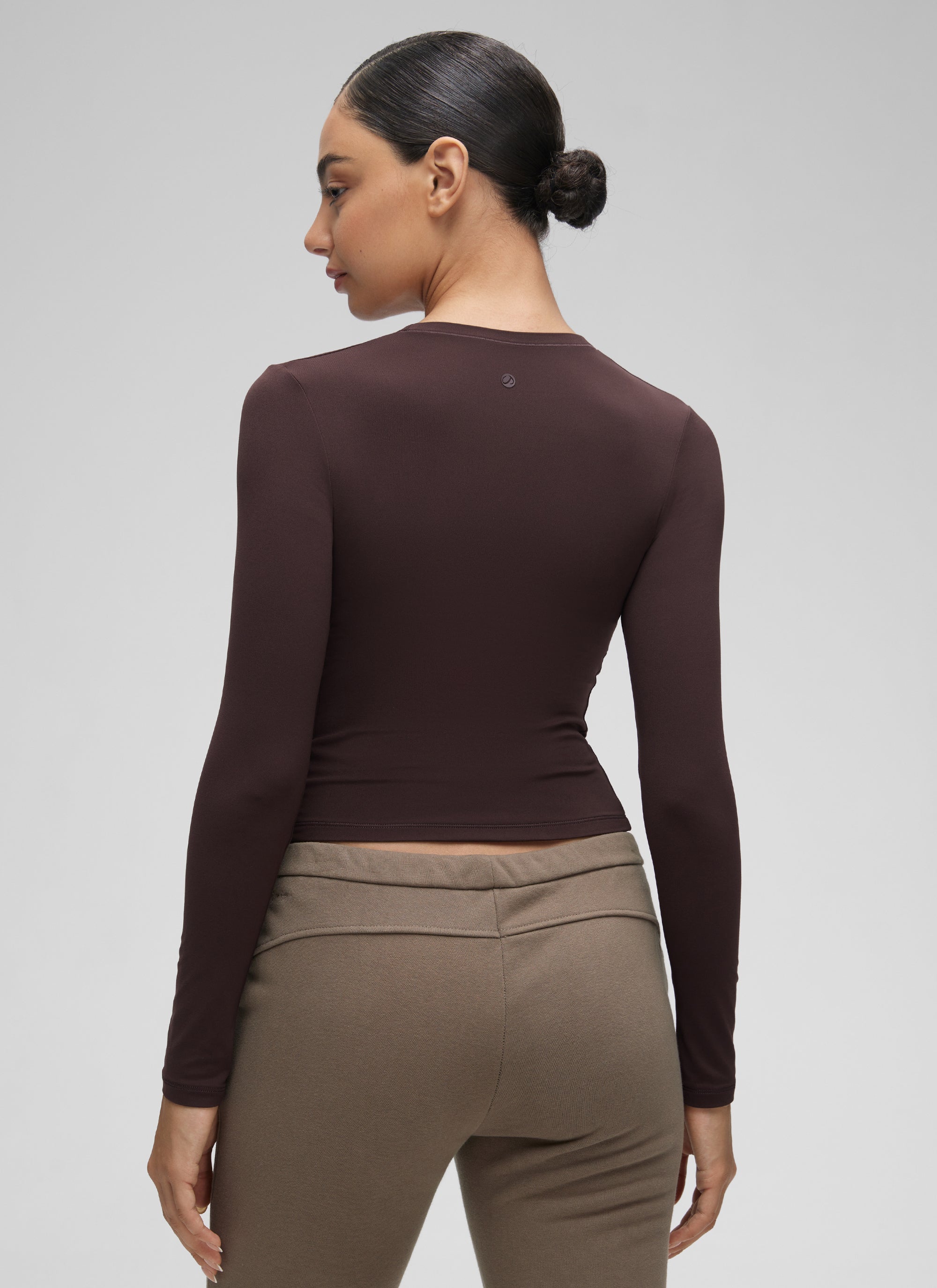 CRZ YOGA Women's Crew Neck Tight Fit Long Sleeve Shirts Casual Tee Hot Fudge Brown